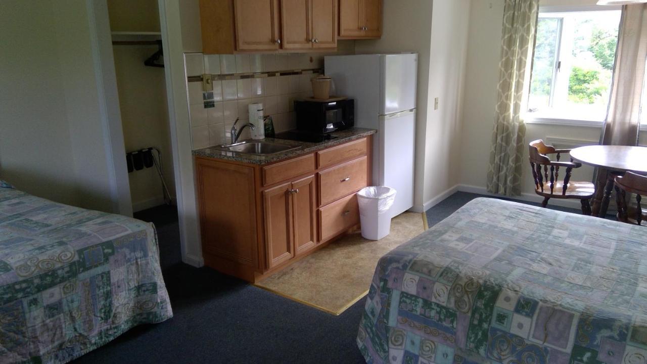Village Green Motel Yarmouth Bagian luar foto